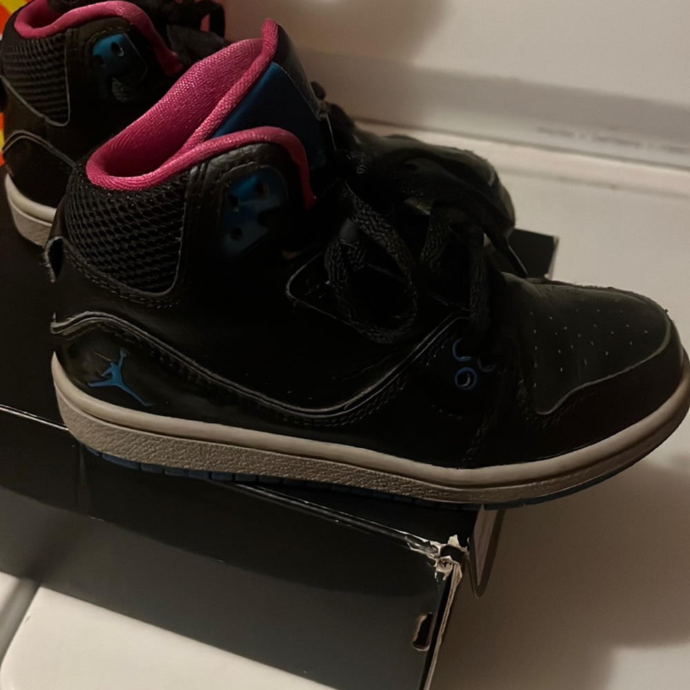 Jordan sneakers for girls